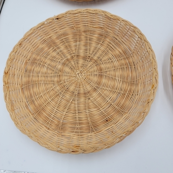 Set Of 5 Rattan Tan Plate Chargers One Size - Picture 3 of 9